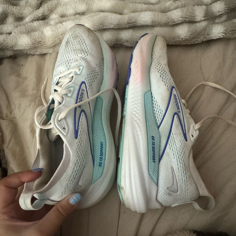 Brooks Women's White Running Sneakers with Light Blue and Teal Accents
